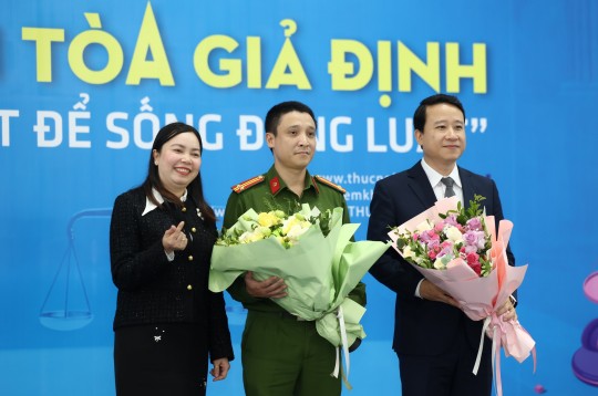 Phiên tòa giả định: “Học luật để sống đúng luật”